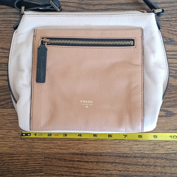 Tan Fossil Leather Crossbody Bag - Picture 4 of 15
